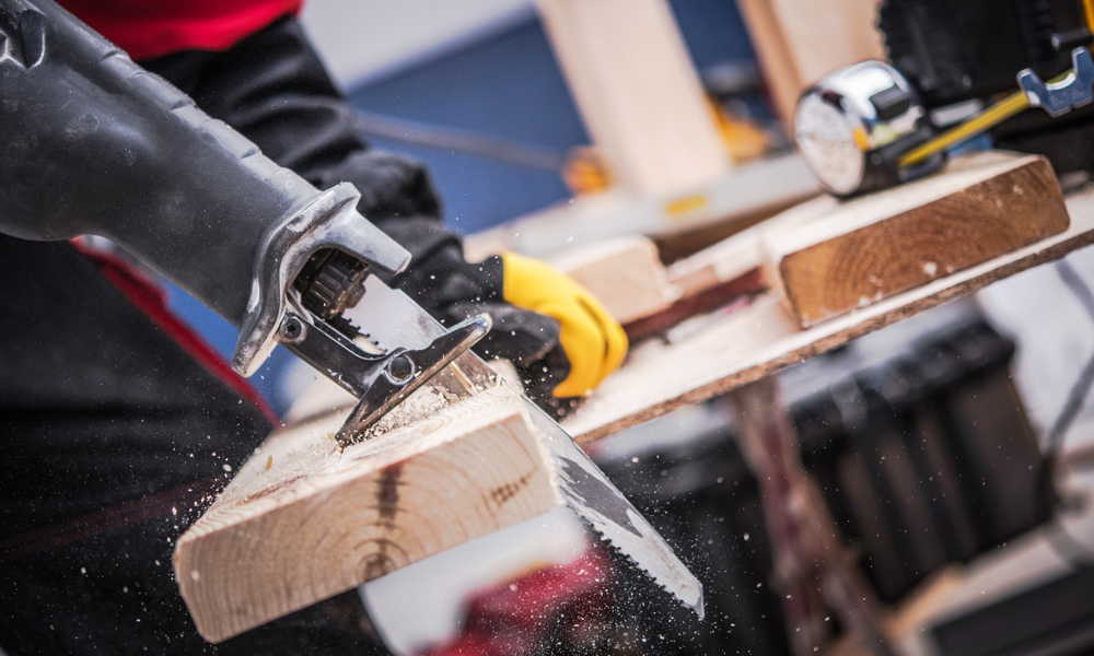 reciprocating saw cutting wood